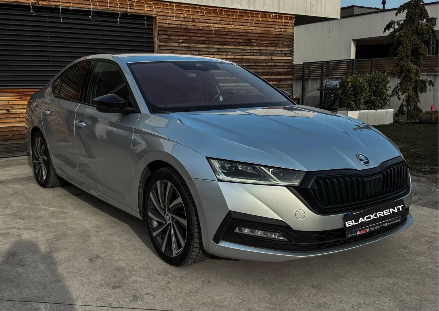 Škoda Octavia 2021 - Kliknutím zobrazíte detail vozidla Škoda Octavia 2021 diesel - Náhľad prémiového vozidla v BlackRent autopožičovni na Slovensku za 33,00€/deň