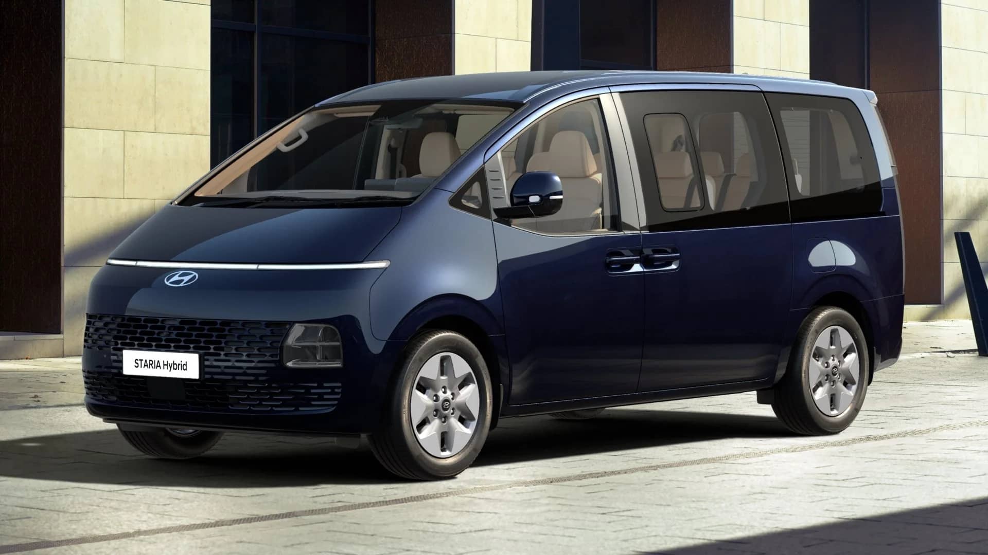 Hyundai Staria 2025 - Kliknutím zobrazíte detail vozidla Hyundai Staria 2025 hybrid - Náhľad prémiového vozidla v BlackRent autopožičovni na Slovensku za 70,00€/deň