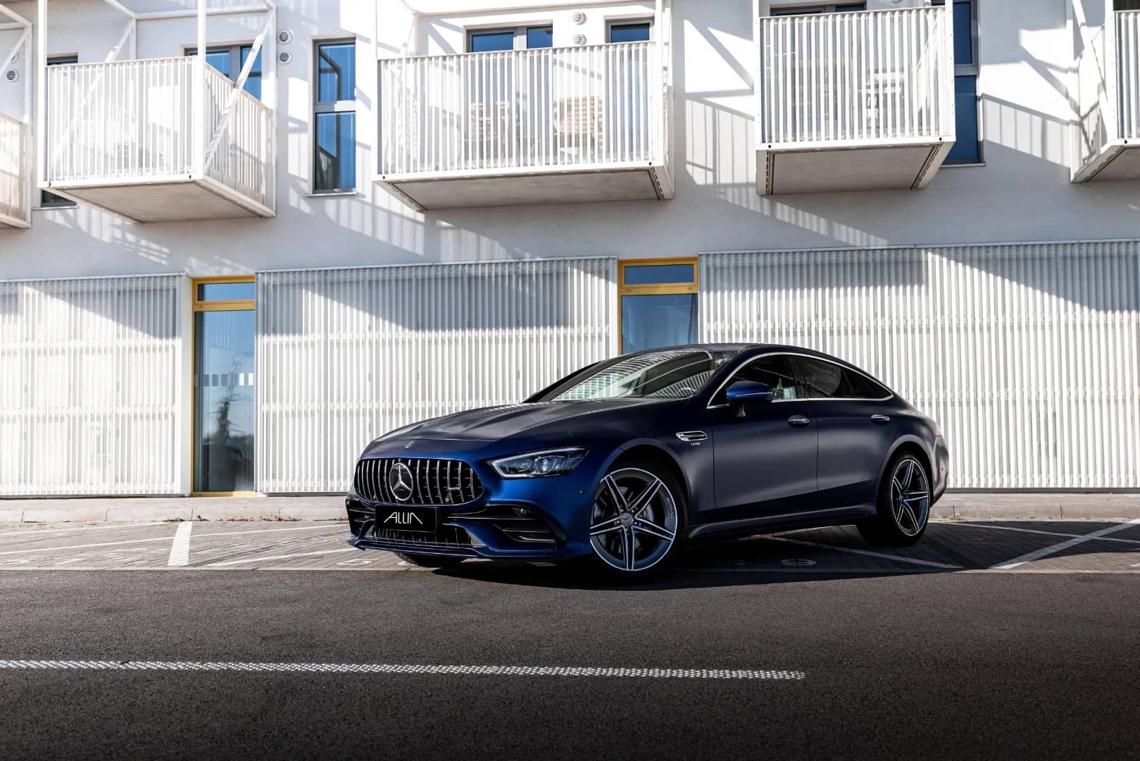 Mercedes-Benz AMG-GT43 2019 - Kliknutím zobrazíte detail vozidla Mercedes-Benz AMG-GT43 2019 petrol - Náhľad prémiového vozidla v BlackRent autopožičovni na Slovensku za 100,00€/deň