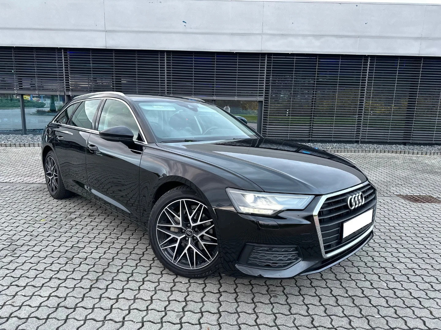 Audi A6 2019 - Kliknutím zobrazíte detail vozidla Audi A6 2019 diesel - Prenájom prémiového vozidla v BlackRent autopožičovni na Slovensku za 50,00€/deň