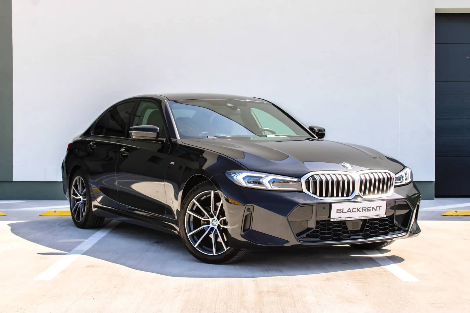 BMW 320i 2023 - Kliknutím zobrazíte detail vozidla BMW 320i 2023 petrol - Náhľad prémiového vozidla v BlackRent autopožičovni na Slovensku za 50,00€/deň