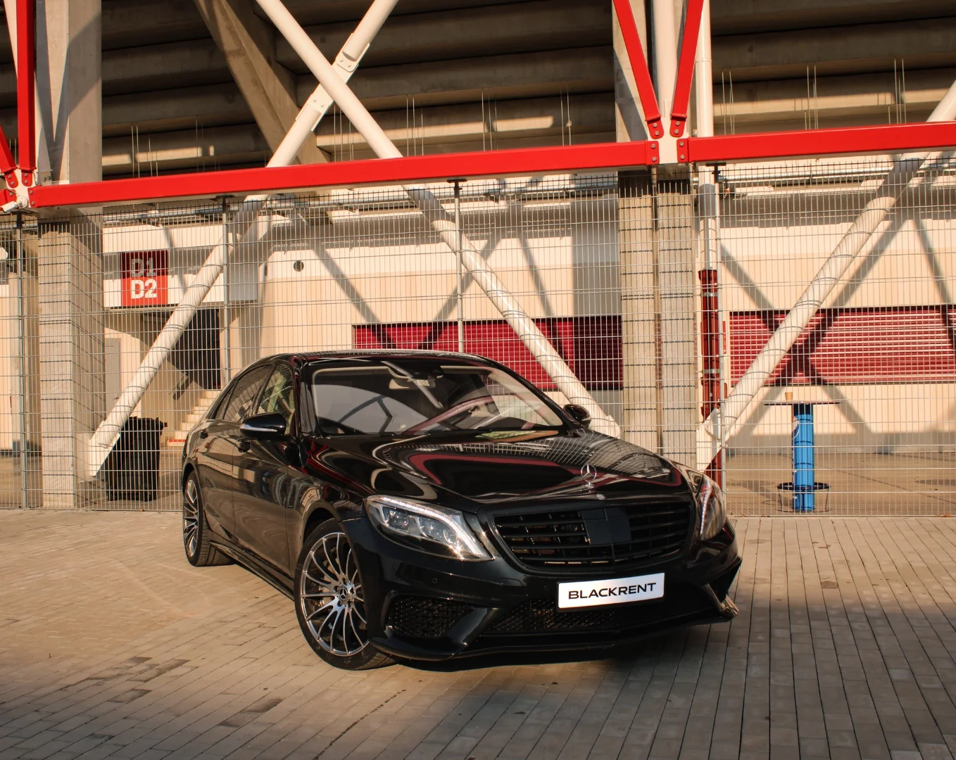 Mercedes-Benz S-Class 2017 - Kliknutím zobrazíte detail vozidla Mercedes-Benz S-Class 2017 diesel - Prenájom prémiového vozidla v BlackRent autopožičovni na Slovensku za 80,00€/deň