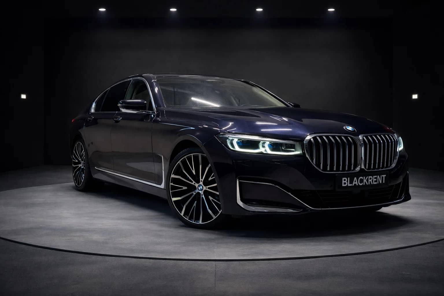 BMW 730d 2020 - Kliknutím zobrazíte detail vozidla BMW 730d 2020 diesel - Náhľad prémiového vozidla v BlackRent autopožičovni na Slovensku za 90,00€/deň