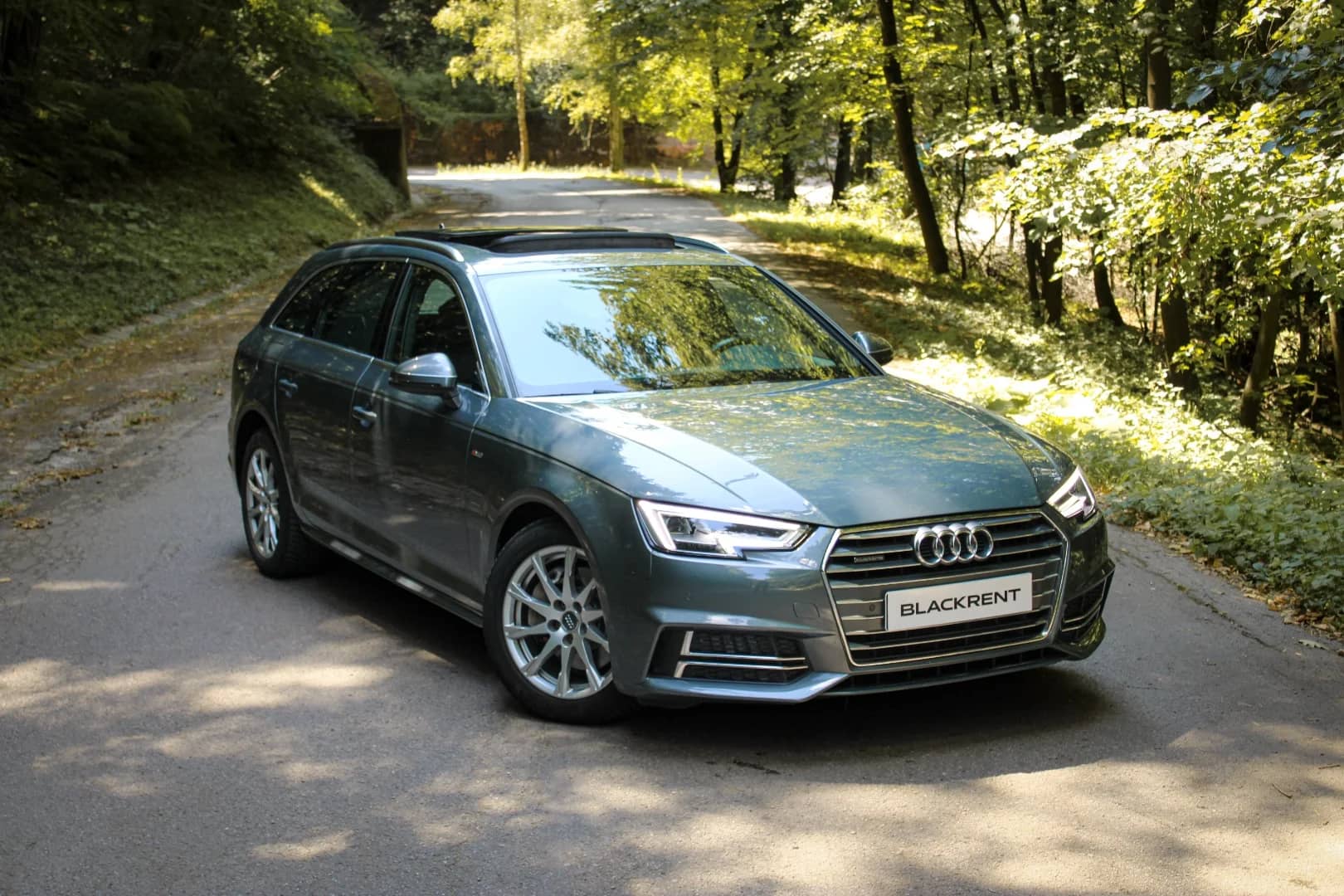 Audi A4 2015 - Kliknutím zobrazíte detail vozidla Audi A4 2015 diesel - Náhľad prémiového vozidla v BlackRent autopožičovni na Slovensku za 35,00€/deň