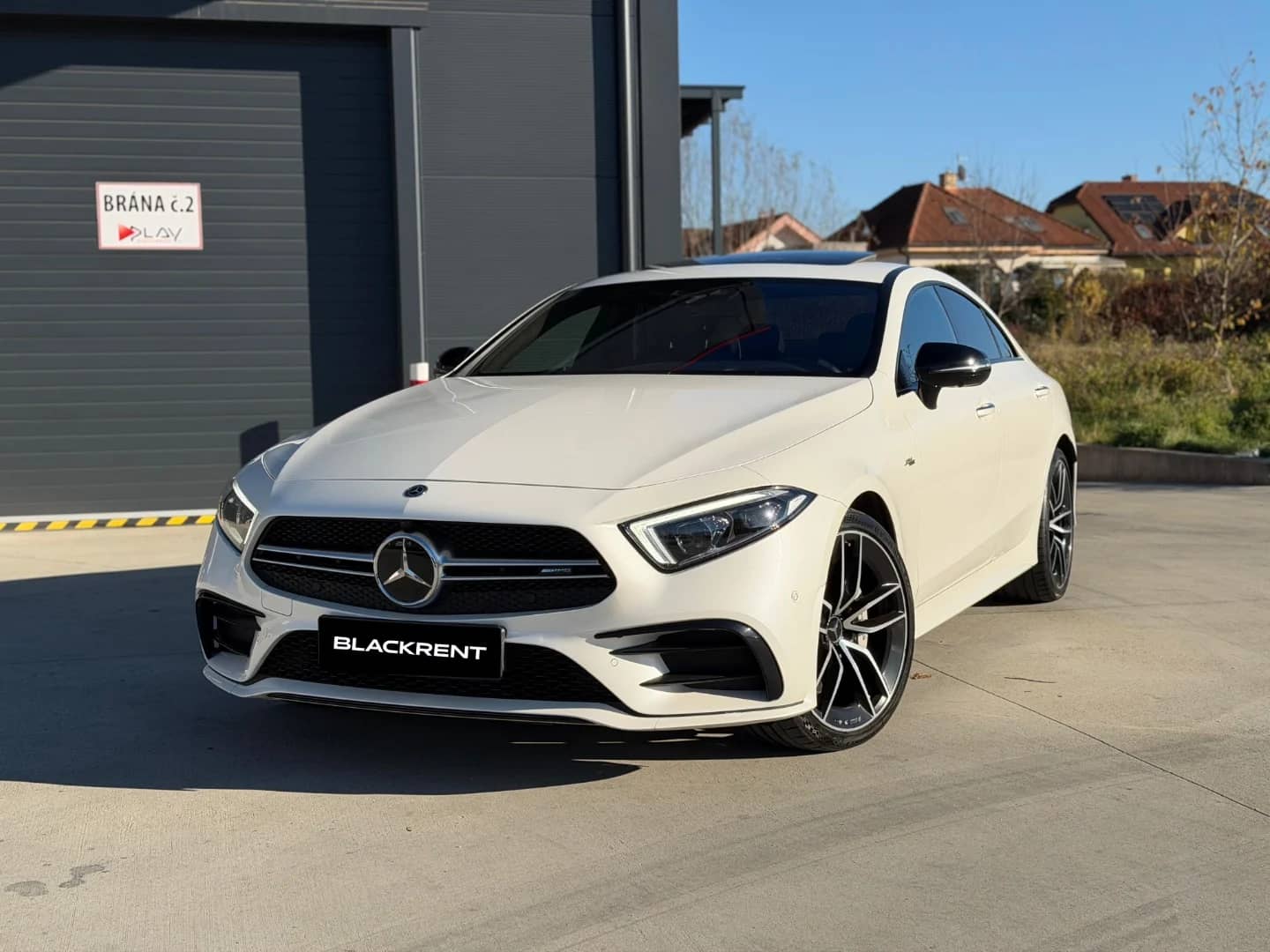 Mercedes-Benz CLS 2020 - Kliknutím zobrazíte detail vozidla Mercedes-Benz CLS 2020 petrol - Náhľad prémiového vozidla v BlackRent autopožičovni na Slovensku za 90,00€/deň
