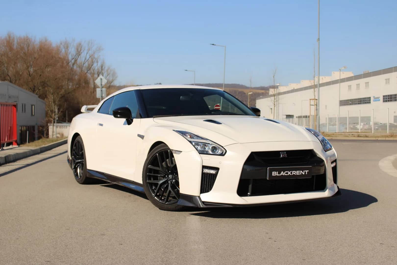 Nissan GT-R 2019 - Kliknutím zobrazíte detail vozidla Nissan GT-R 2019 petrol - Náhľad prémiového vozidla v BlackRent autopožičovni na Slovensku za 200,00€/deň