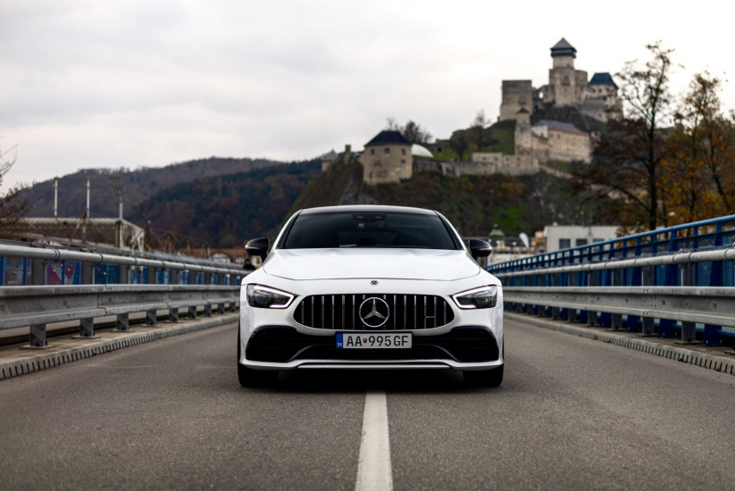 Mercedes Benz AMG GT 53